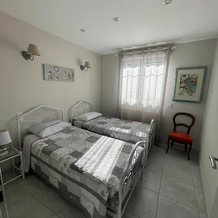 Petite Maison Pres Du Centre Holiday home